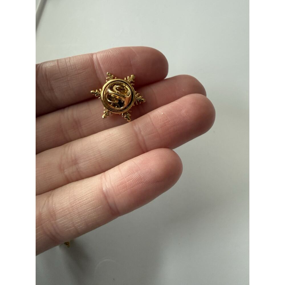 VTG Gold Rhinestone Snowflake Star Pin - Picture 2 of 2